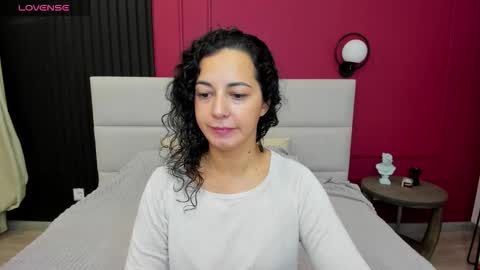 Linda online show from October 13, 2025, 1:27 am