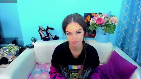 Snapshot of lindaliiii chatting on October 6, 2025, 3:15 am Linda online show from October 6, 2025, 3:15 am