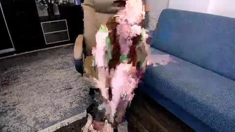 Linda Liony online show from April 18, 2026, 8:09 pm