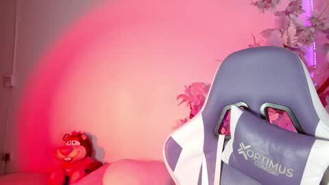 LINDSEYFERRER online show from January 13, 2026, 9:09 pm