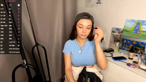 Kate online show from November 3, 2025, 5:25 pm