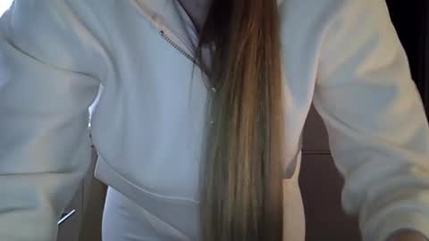 Anna online show from October 31, 2025, 6:20 pm