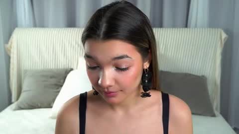 Kate online show from October 18, 2025, 11:11 am