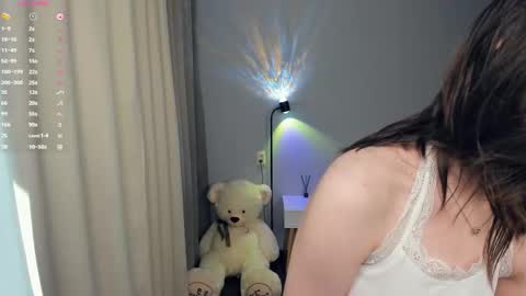 Snapshot of linistar chatting on September 14, 2025, 8:13 am Lina online show from September 14, 2025, 8:13 am