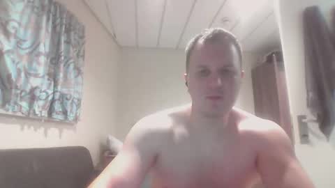 linlin749715 online show from April 13, 2026, 1:00 am