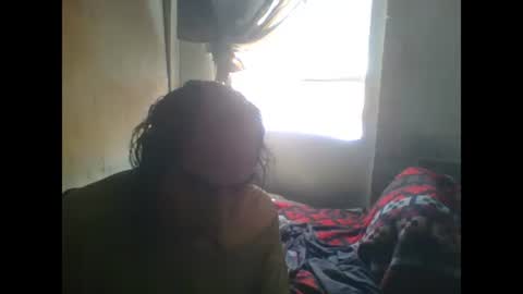 Snapshot of linseyyy chatting on February 12, 2025, 8:40 pm belledelfyyy online show from February 12, 2025, 8:40 pm