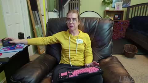 Linzy19 online show from December 30, 2024, 3:25 am