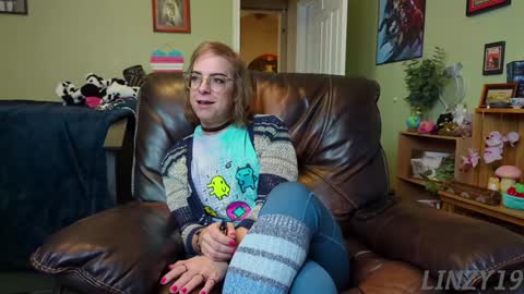 Linzy19 online show from January 28, 2025, 5:03 pm