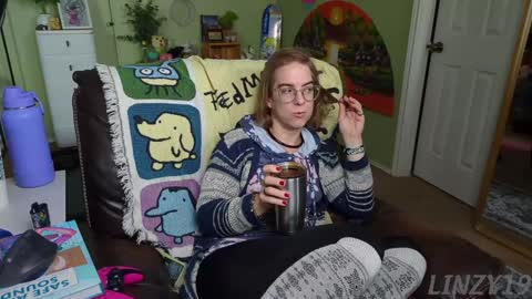 Linzy19 online show from February 4, 2025, 6:06 pm