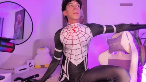 Snapshot of lion_stones chatting on December 20, 2025, 11:23 pm new account Lion online show from December 20, 2025, 11:23 pm