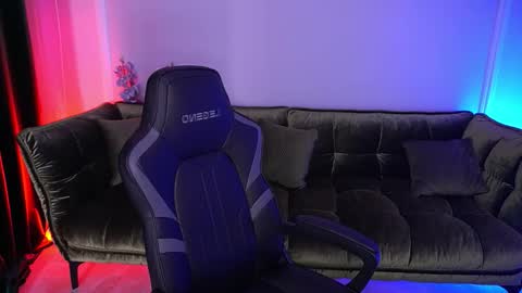 Lia online show from November 22, 2025, 9:58 pm