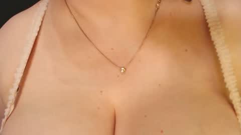 LIpsAddiction online show from November 5, 2025, 11:38 pm