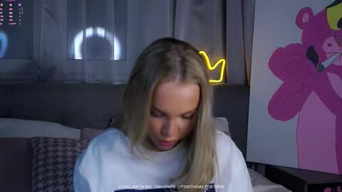 Amelia online show from December 18, 2025, 1:11 am