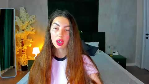 Lira revery online show from November 17, 2025, 1:00 am