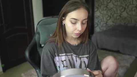 Lisa online show from September 28, 2025, 6:41 am