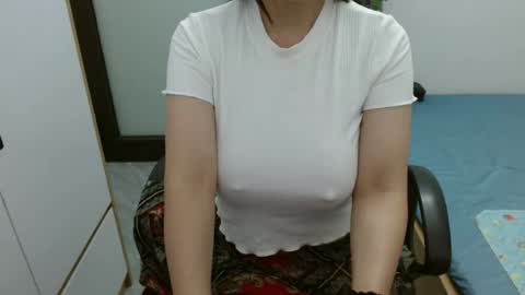 lisa_1011 online show from July 12, 2026, 11:51 pm