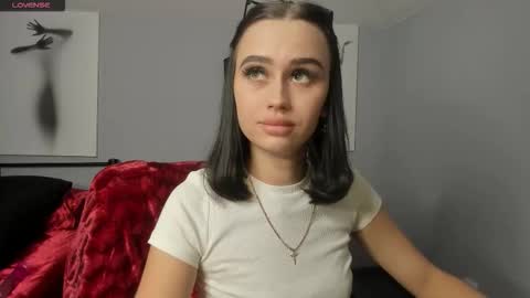 lisa__johnson online show from October 21, 2025, 12:22 am