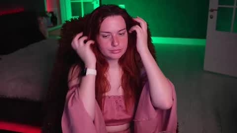 lisa_elfy online show from March 19, 2026, 3:38 pm