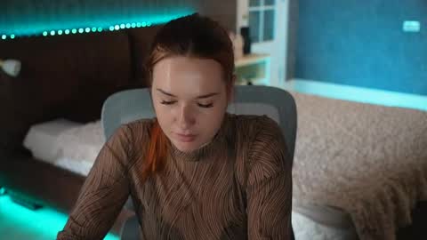 lisa_elfy online show from June 1, 2026, 3:47 pm