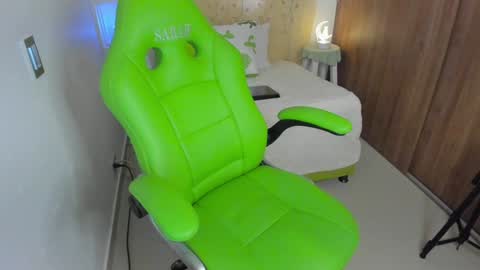 Lisa  online show from January 29, 2025, 12:45 pm