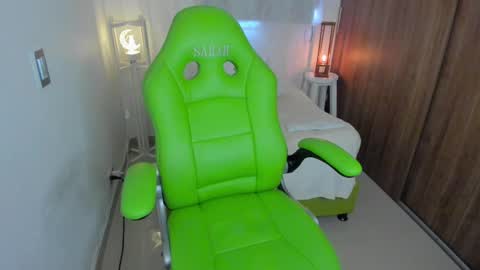 Lisa  online show from March 8, 2025, 5:54 pm