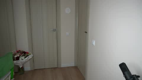 lisa_graham online show from October 28, 2025, 4:27 am