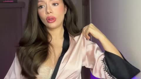 lisa_graham online show from February 11, 2026, 4:39 am