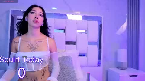 lisa_sweetas online show from June 20, 2026, 7:27 pm