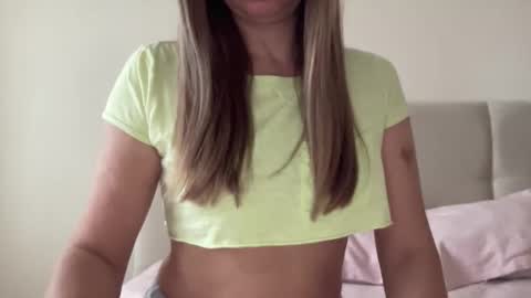 Lisa online show from December 2, 2025, 9:25 am