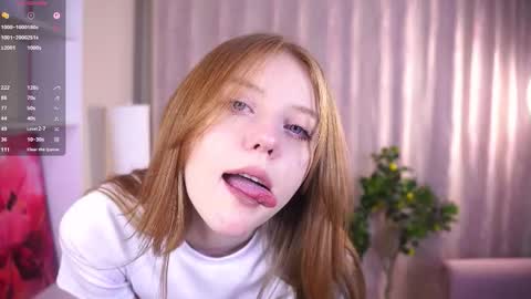 Snapshot of lisagriswell chatting on October 30, 2025, 4:41 pm Molly online show from October 30, 2025, 4:41 pm