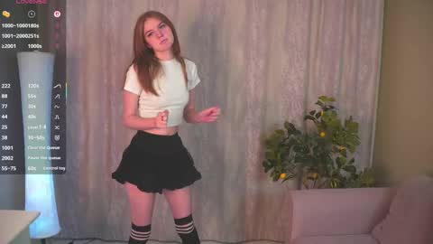 Snapshot of lisagriswell chatting on November 15, 2025, 4:03 pm Molly online show from November 15, 2025, 4:03 pm