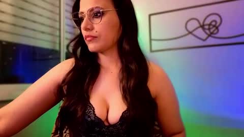 lisainthesky online show from November 17, 2025, 10:59 pm