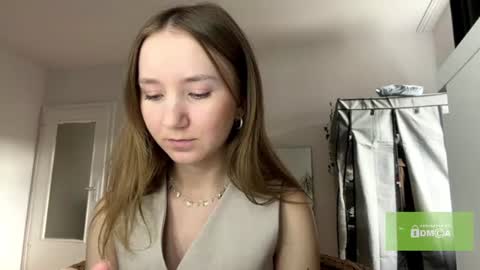 lisasmall online show from July 21, 2026, 5:37 pm