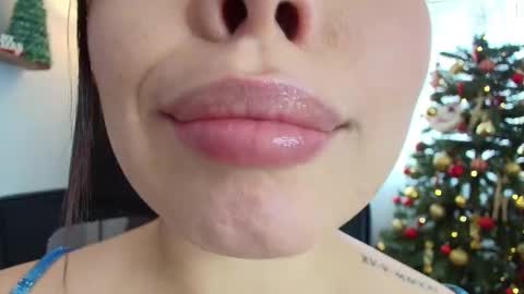 Lisbet online show from December 9, 2024, 6:03 pm