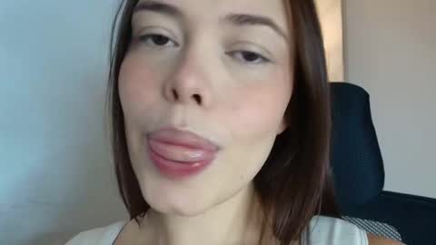 Lisbet online show from October 21, 2025, 10:10 pm