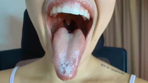 Lisbet online show from March 27, 2026, 10:31 pm