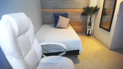 Liseth Fox online show from December 21, 2024, 3:31 pm