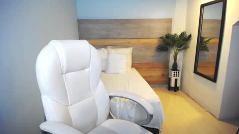 Liseth Fox online show from February 4, 2025, 1:13 am