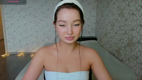 lissa_cristal_ online show from May 17, 2026, 11:17 am