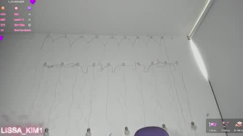 Lissa Kim  online show from November 17, 2025, 1:28 pm