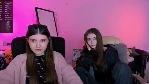 lissa_night online show from October 19, 2025, 8:37 am
