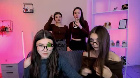 lissa_night online show from December 5, 2025, 10:02 am