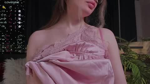 Snapshot of lissa_rose chatting on December 26, 2024, 10:59 am lissa_rose online show from December 26, 2024, 10:59 am