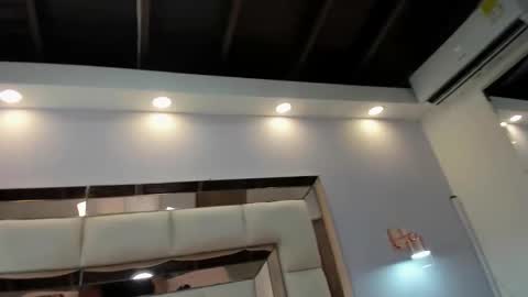 lissaharris online show from February 1, 2026, 5:17 am