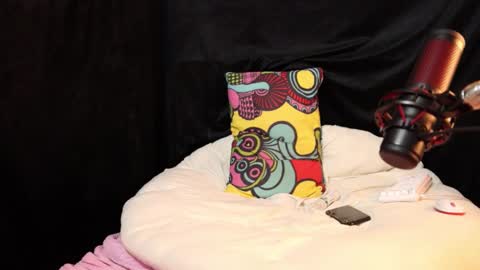 Lissa Ross online show from March 12, 2025, 8:20 pm