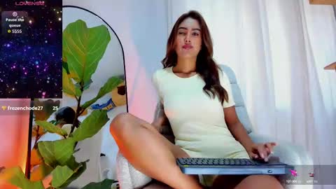 Snapshot of lissajade chatting on September 14, 2025, 5:12 pm Lissa online show from September 14, 2025, 5:12 pm
