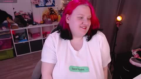 Snapshot of lissamuff chatting on March 7, 2025, 4:55 pm Lissa online show from March 7, 2025, 4:55 pm