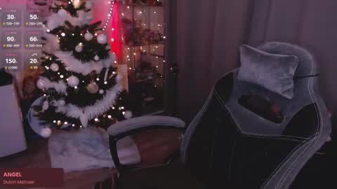 Snapshot of lissamuff chatting on December 15, 2025, 4:44 pm Lissa online show from December 15, 2025, 4:44 pm