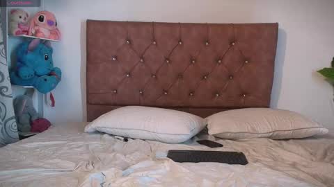 lissy_kimmy online show from May 9, 2026, 6:35 pm
