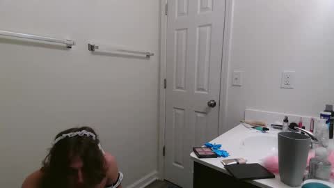 Snapshot of literalpeaches chatting on November 15, 2025, 9:06 am Peaches online show from November 15, 2025, 9:06 am